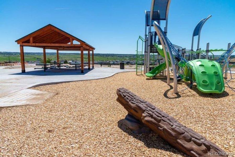 Community amenities in , Parker (Image 42).