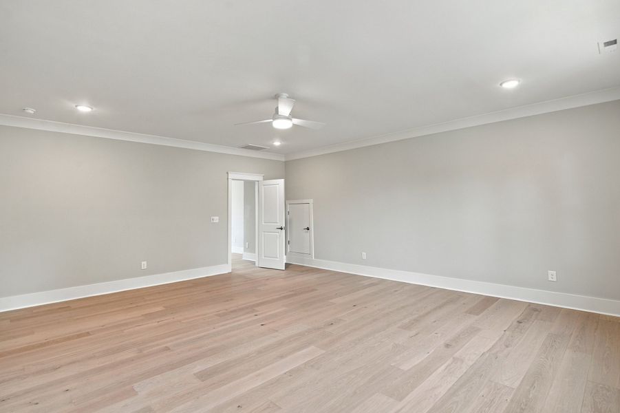 Representative unfurnished interior of a home built from the The Emerson by RobuckHomes in Stonehenge, Raleigh (Image 227).