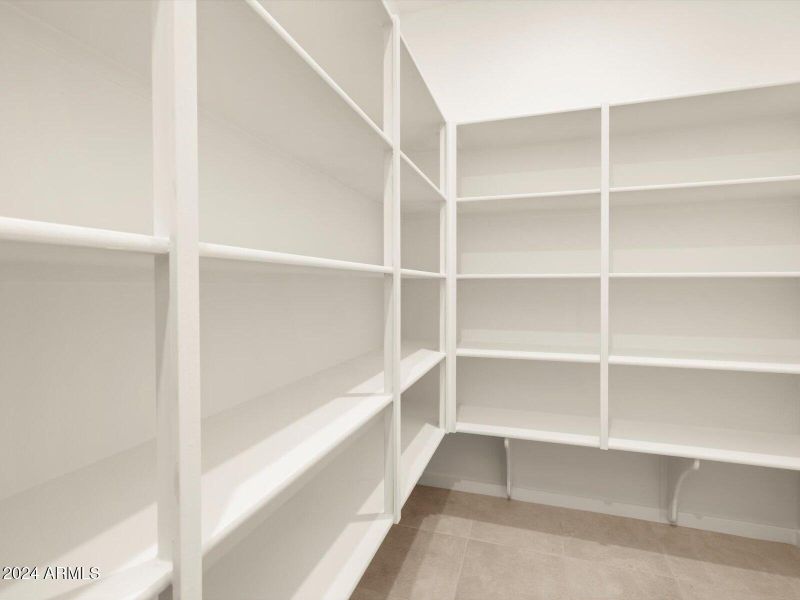 Walk-in Pantry