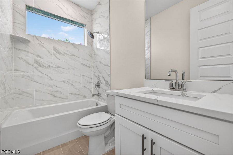 Furnished interior view inside a new home in Cape Coral, Cape Coral (Image 10).