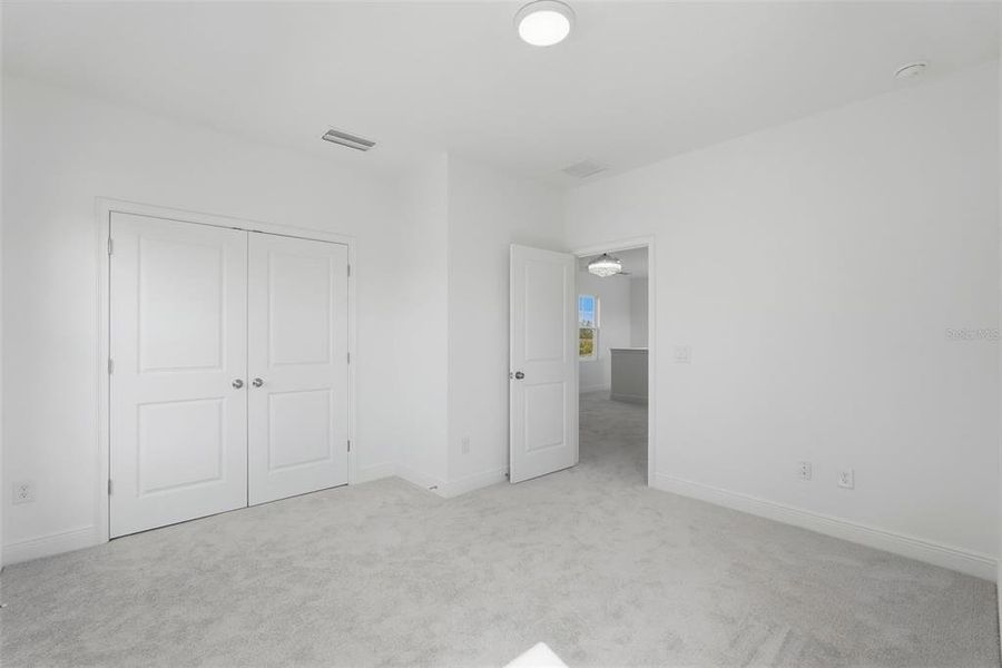 Spacious, unfurnished interior of a new home in , St. Petersburg (Image 33).