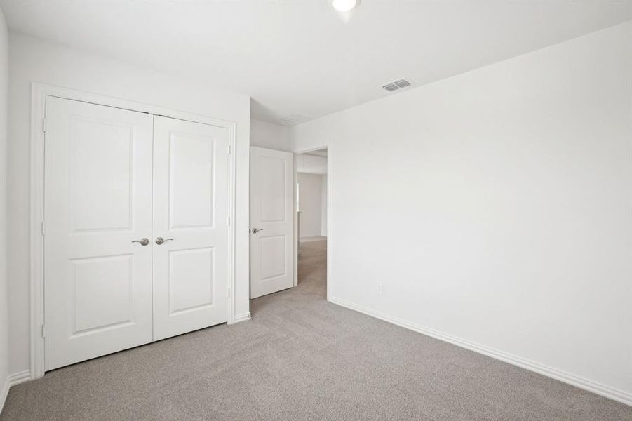 Photo is not of the actual home, but is an inspirational photo of builder’s model home and may depict options, furnishings, and/or decorator features that are not included. Photo is not of the actual home, but is an inspirational photo of builder’s model home and may depict options, furnishings, and/or decorator features that are not included.