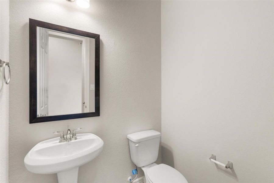 Note: Sample product photo. Actual exterior and interior selections may vary by homesite. Photo may be virtually staged