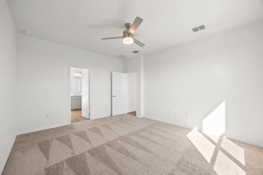 Spacious, unfurnished interior of a new home in McKinney Crossing, Austin (Image 25). Spacious, unfurnished interior of a new home in McKinney Crossing, Austin (Image 25).