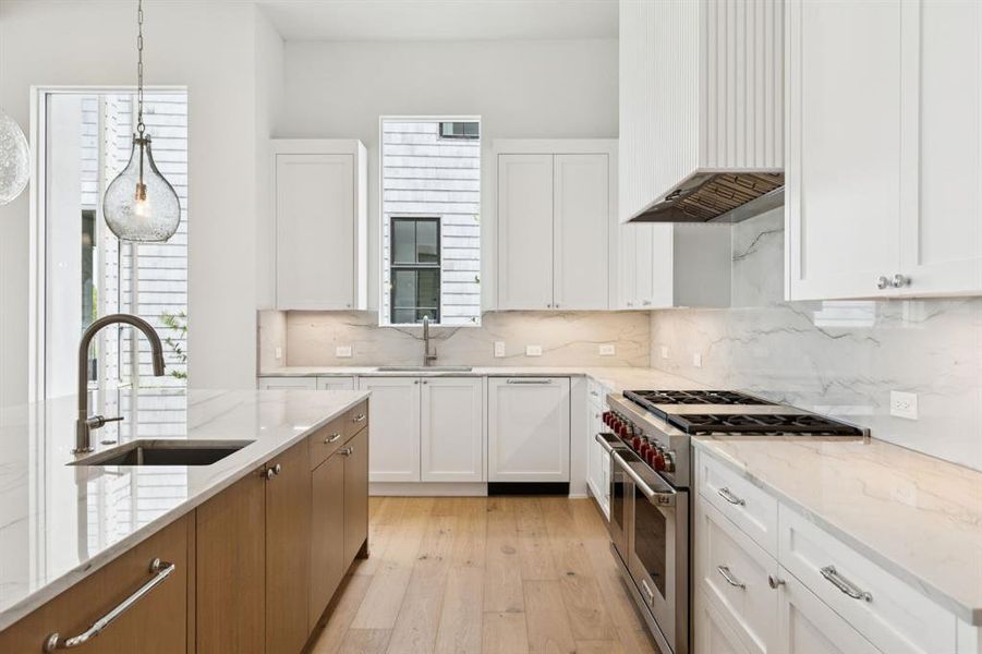 Furnished interior view inside a new home in , Malakoff (Image 28). Furnished interior view inside a new home in , Malakoff (Image 28).