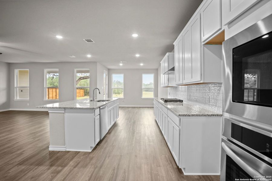 Image 30 of a home in Potranco Oaks.