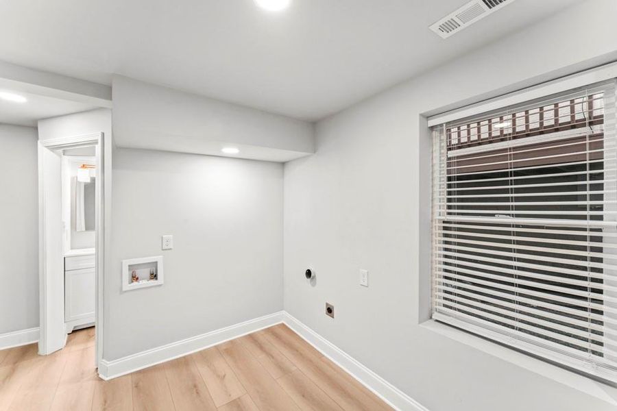 Spacious, unfurnished interior of a new home in , Atlanta (Image 41). Spacious, unfurnished interior of a new home in , Atlanta (Image 41).