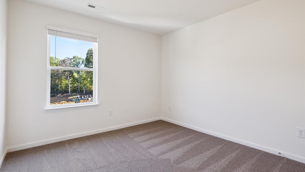 Spacious, unfurnished interior of a new home in Cherokee Crossing, Kodak (Image 17).