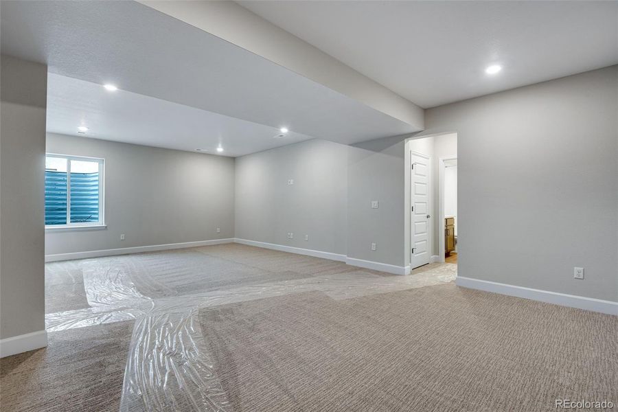 Spacious, unfurnished interior of a new home in Ensemble at The Aurora Highlands, Aurora (Image 20).