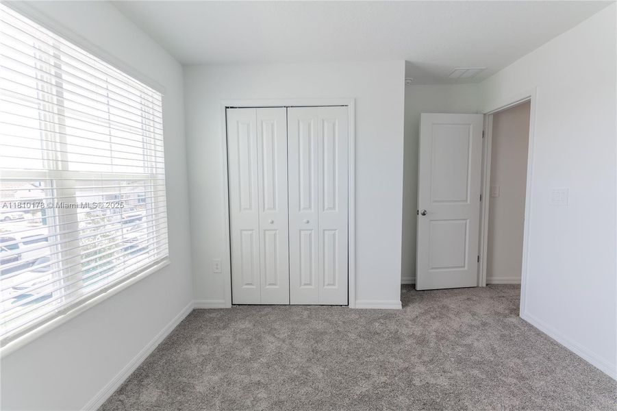 Spacious, unfurnished interior of a new home in Inman Groves, Winter Haven (Image 31). Spacious, unfurnished interior of a new home in Inman Groves, Winter Haven (Image 31).