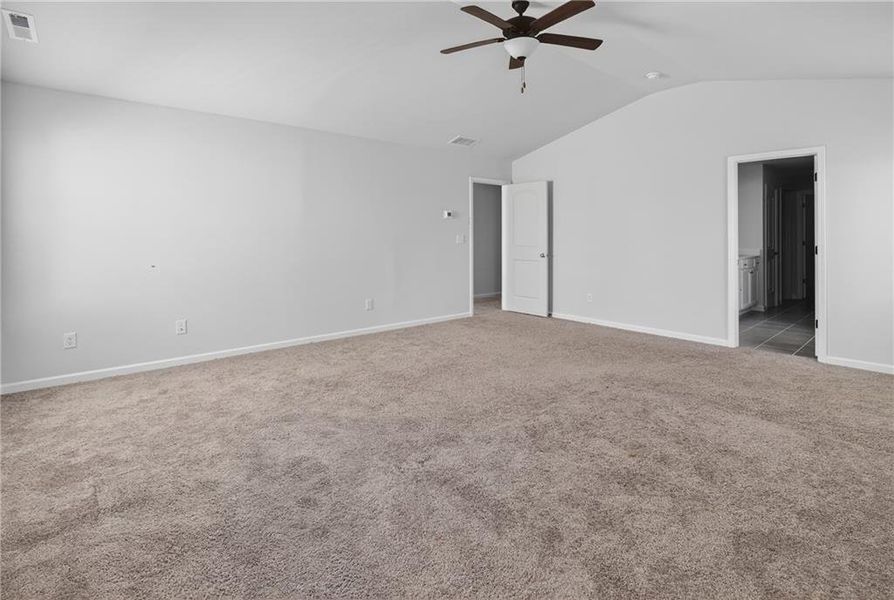 Spacious, unfurnished interior of a new home in , Atlanta (Image 44).
