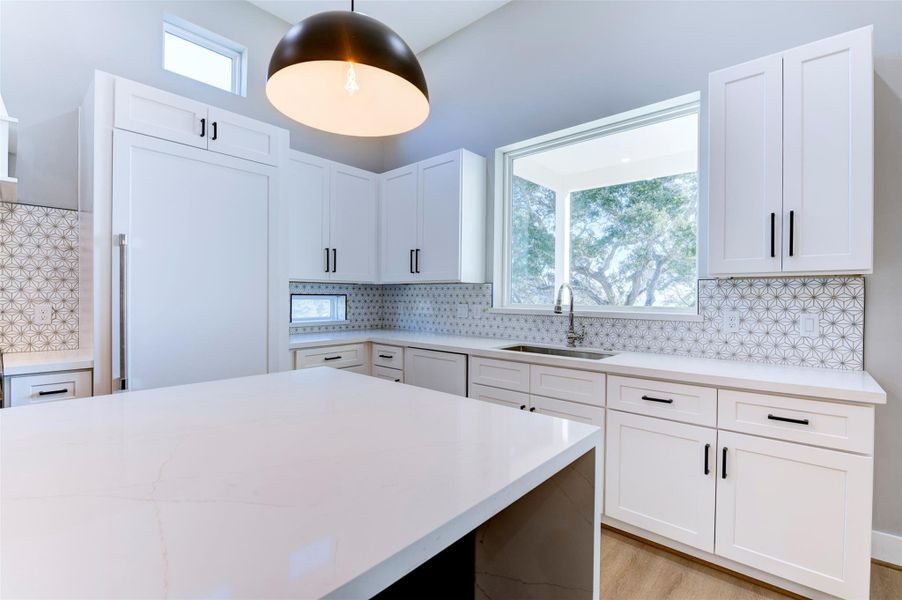 Furnished interior view inside a new home in , Seabrook (Image 7).