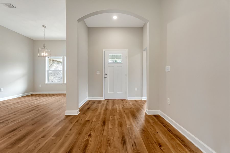Representative unfurnished interior of a home built from the Dalton by CJL Homes in Oak Hollow, Crestview (Image 21).