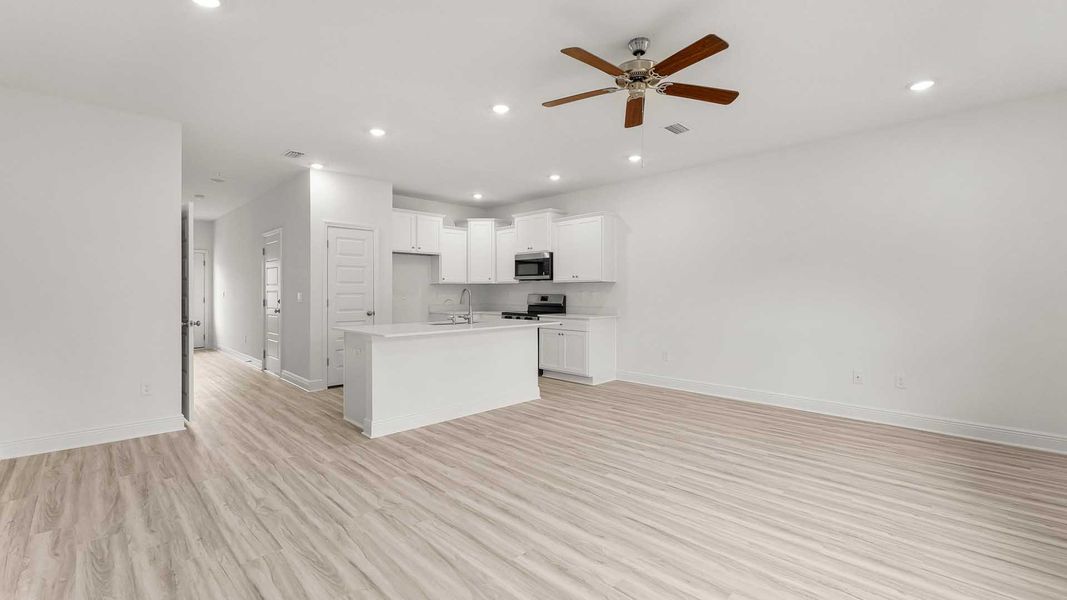 Spacious, unfurnished interior of a new home in Hawks Landing Townhomes, Santa Rosa Beach (Image 17). Spacious, unfurnished interior of a new home in Hawks Landing Townhomes, Santa Rosa Beach (Image 17).