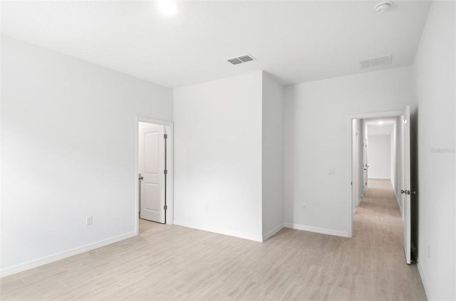 Spacious, unfurnished interior of a new home in , Eustis (Image 45).