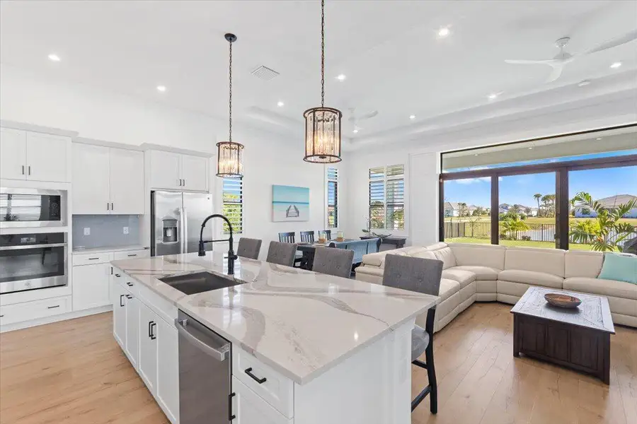 Kitchen-living