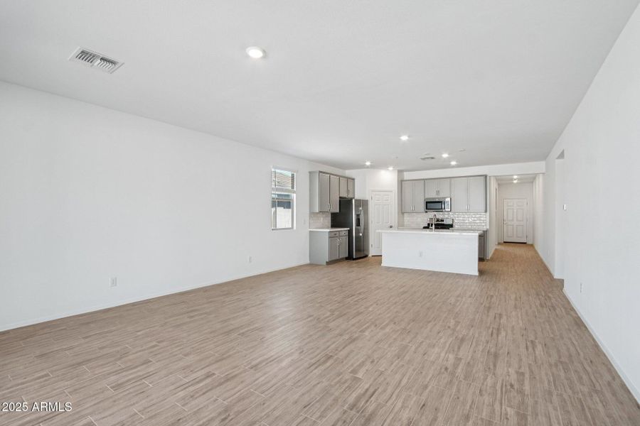 6-web-or-mls-W Mellen Ln-S3009-006 6-web-or-mls-W Mellen Ln-S3009-006