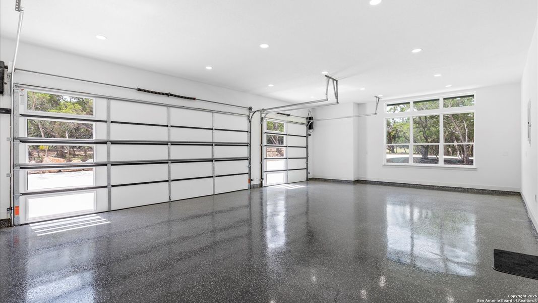 Spacious, unfurnished interior of a new home in , San Antonio (Image 23).