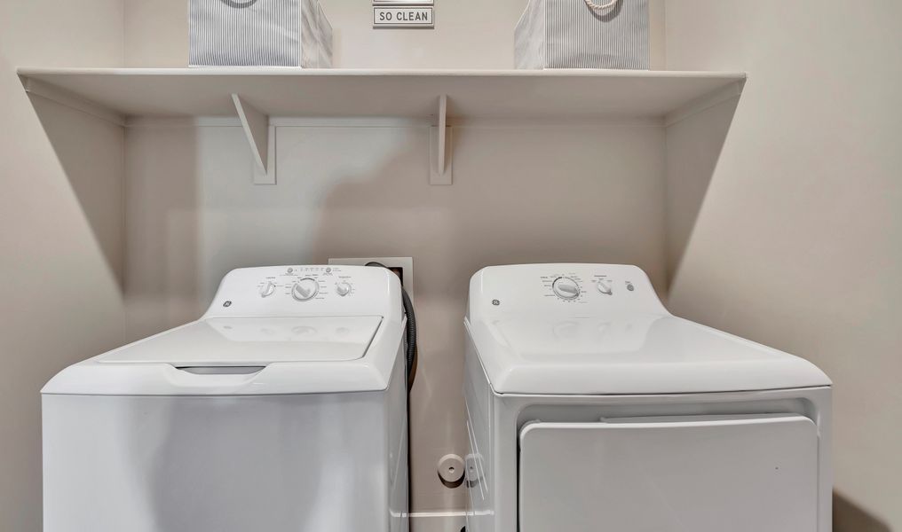 Image 36 of the The Lakes at Rancho El Dorado community in Maricopa, AZ.