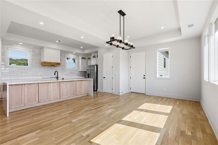Spacious, unfurnished interior of a new home in , Clermont (Image 37).