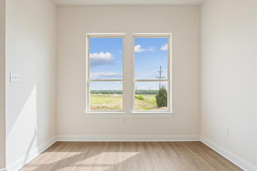 Spacious, unfurnished interior of a new home in , Riesel (Image 20).