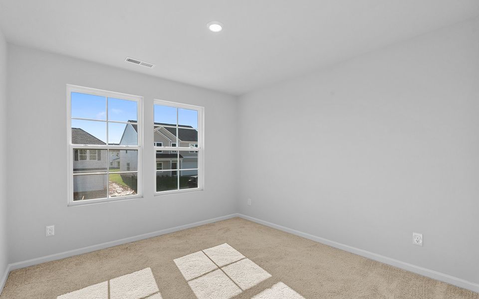 Spacious, unfurnished interior of a new home in Hanes Lake, Winston-Salem (Image 27).