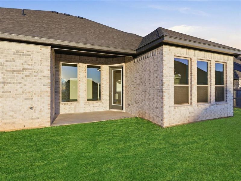 Exterior details and patio area of a home in , Tolar (Image 4).