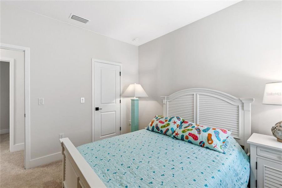 Furnished interior view inside a new home in Emerald Landing at Waterside at Lakewood Ranch – Cottage Series, Sarasota (Image 18). Furnished interior view inside a new home in Emerald Landing at Waterside at Lakewood Ranch – Cottage Series, Sarasota (Image 18).