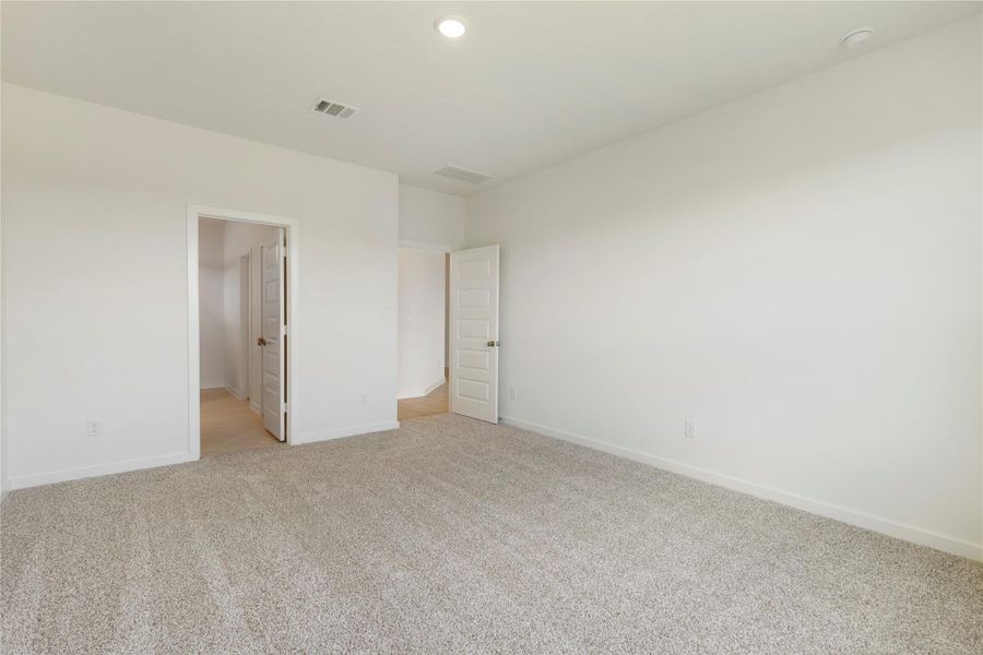 Spacious, unfurnished interior of a new home in Rockbridge East, Huntsville (Image 31). Spacious, unfurnished interior of a new home in Rockbridge East, Huntsville (Image 31).