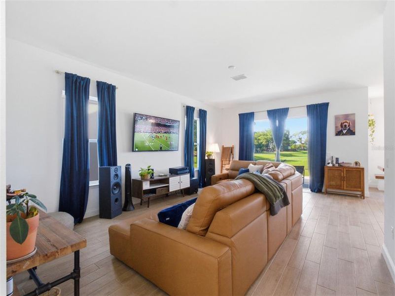 Furnished interior view inside a new home in Blue Diamond , Orlando (Image 28). Furnished interior view inside a new home in Blue Diamond , Orlando (Image 28).