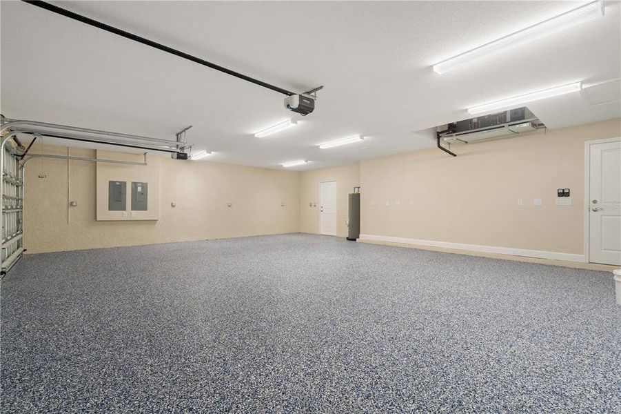 Spacious, unfurnished interior of a new home in , Englewood (Image 27).