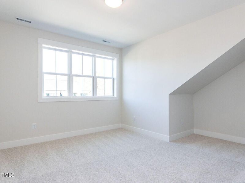 028-1280x960-bedroom