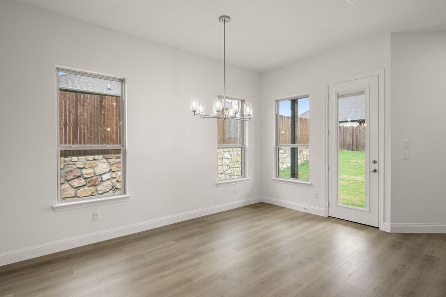 Spacious, unfurnished interior of a new home in Sheppard's Place, Waxahachie (Image 17).