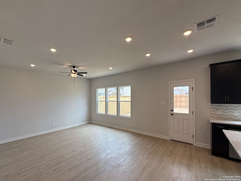 Spacious, unfurnished interior of a new home in Enclave at Hennersby Hollow 50's, San Antonio (Image 29). Spacious, unfurnished interior of a new home in Enclave at Hennersby Hollow 50's, San Antonio (Image 29).