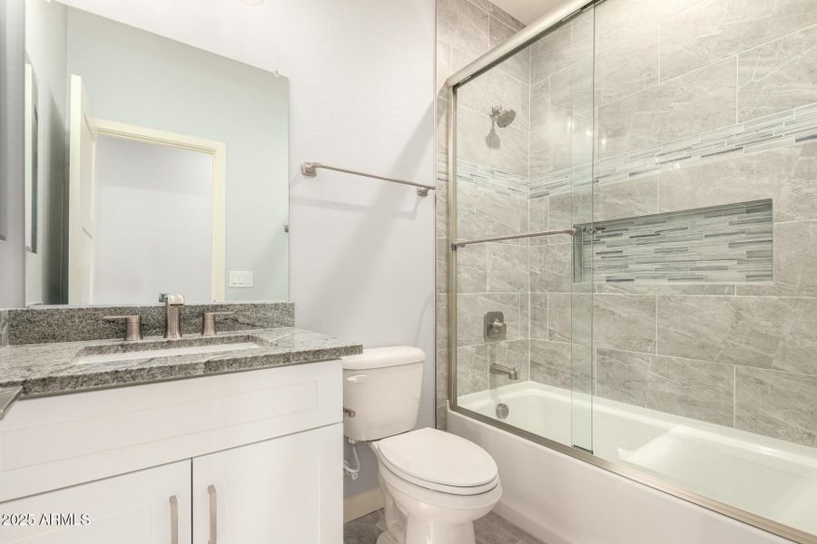 27 - Center 32210 27 - Center 32210