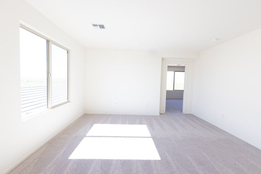 Spacious, unfurnished interior of a new home in Founders Ridge, Vail (Image 7).