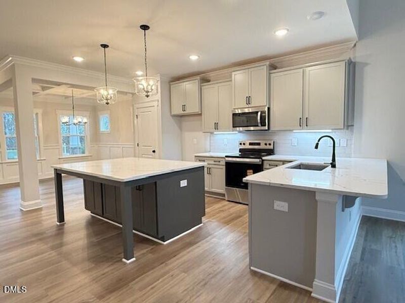 201 OM Kitchen 1