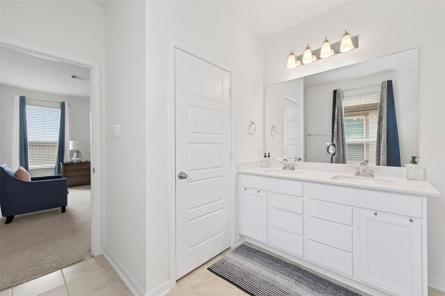 Also features dual sinks!