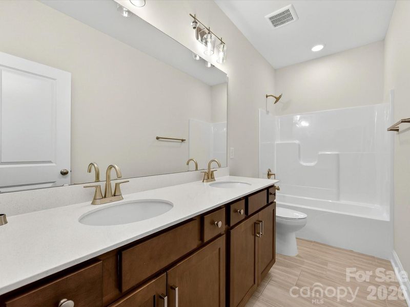 Upstairs Full Bath 3 with Hall Access