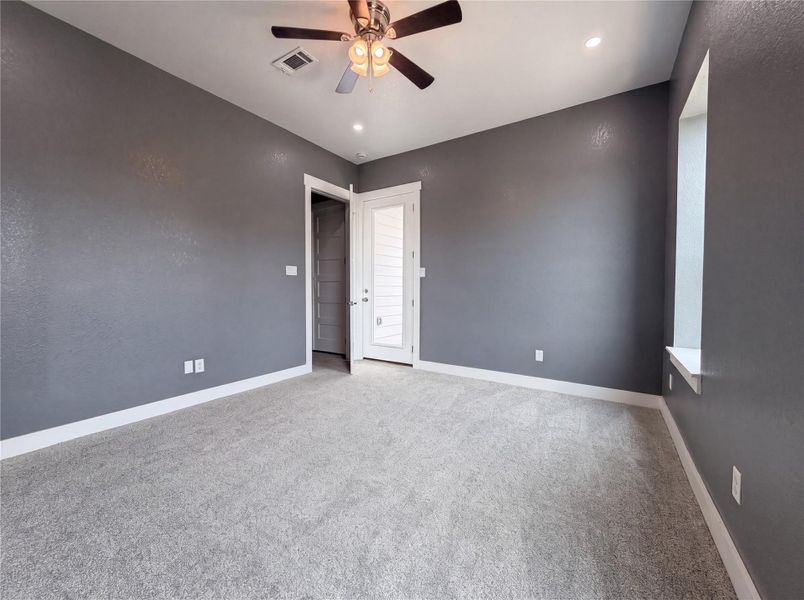 Spacious, unfurnished interior of a new home in , Houston (Image 12).