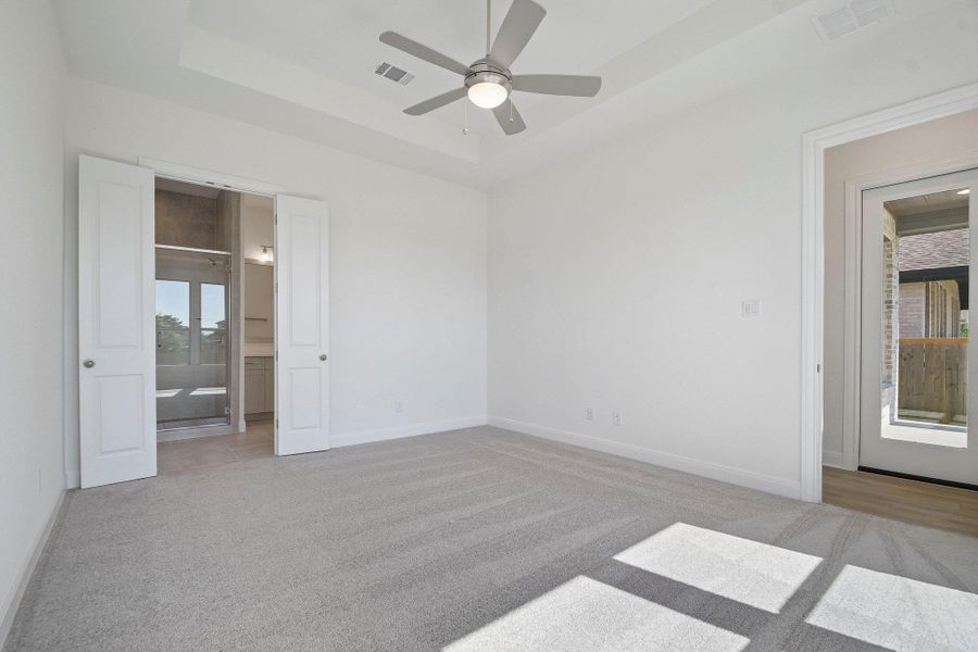 Spacious, unfurnished interior of a new home in 6 Creeks, Kyle (Image 26). Spacious, unfurnished interior of a new home in 6 Creeks, Kyle (Image 26).