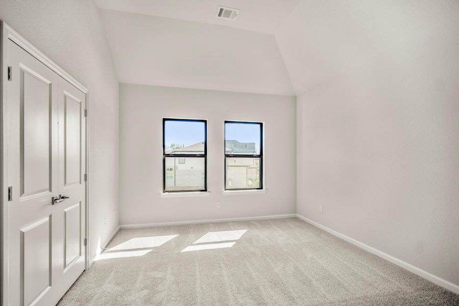 Spacious, unfurnished interior of a new home in Sienna 70' Lots, Missouri City (Image 22). Spacious, unfurnished interior of a new home in Sienna 70' Lots, Missouri City (Image 22).