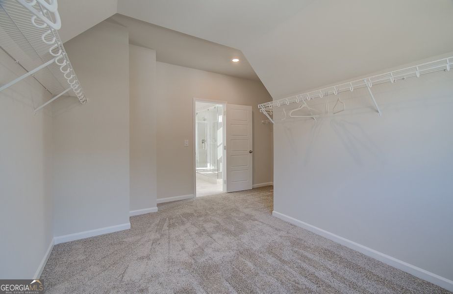 Spacious, unfurnished interior of a new home in Mallard’s Landing, Jefferson (Image 19).