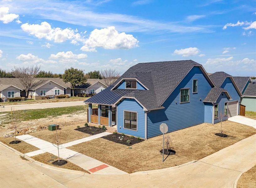 Front exterior of a new home in , Midlothian, TX, highlighting curb appeal (Image 1). Front exterior of a new home in , Midlothian, TX, highlighting curb appeal (Image 1).