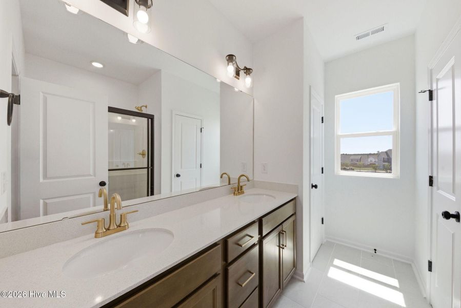 Furnished interior view inside a new home in Sandy Springs, Aberdeen (Image 9).