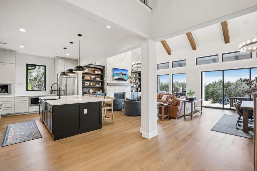 The residence is brilliant configured for grand-scale entertaining, seamlessly connecting indoor comfort with outdoor terraces.