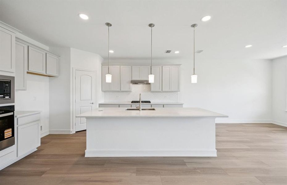 Eat-in island kitchen