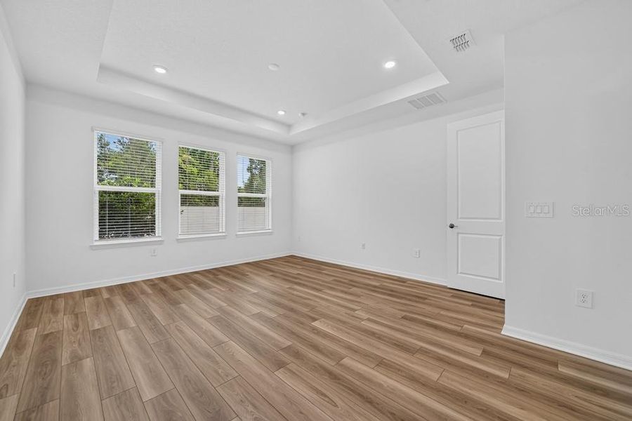 Spacious, unfurnished interior of a new home in Center Lake Ranch Community Group Page, St. Cloud (Image 29).