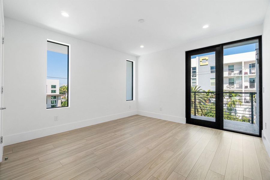 Image 36 of a home in .