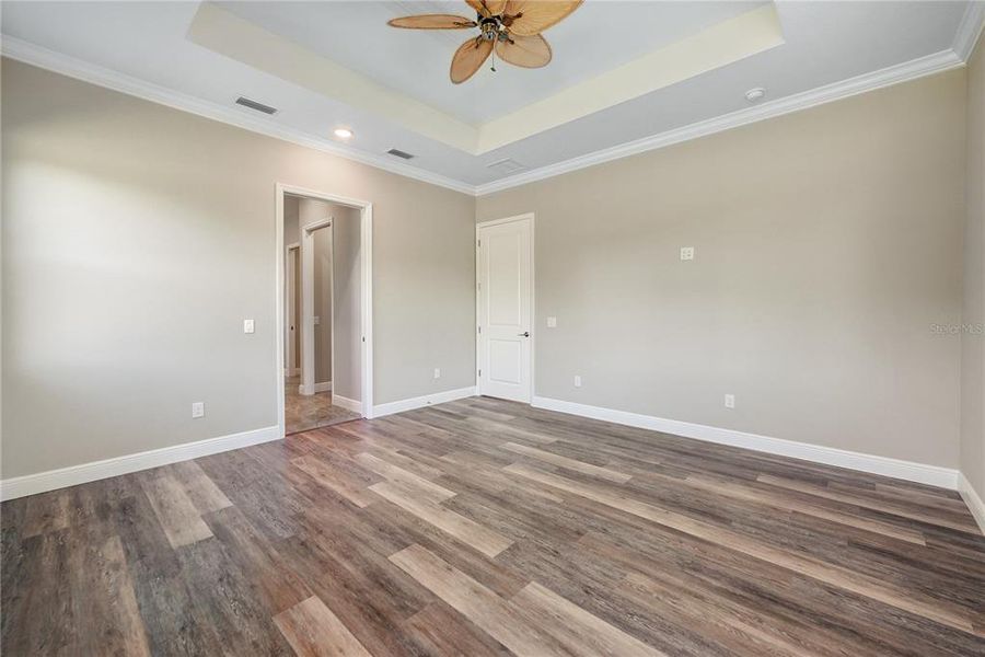 Spacious, unfurnished interior of a new home in , Lady Lake (Image 24).